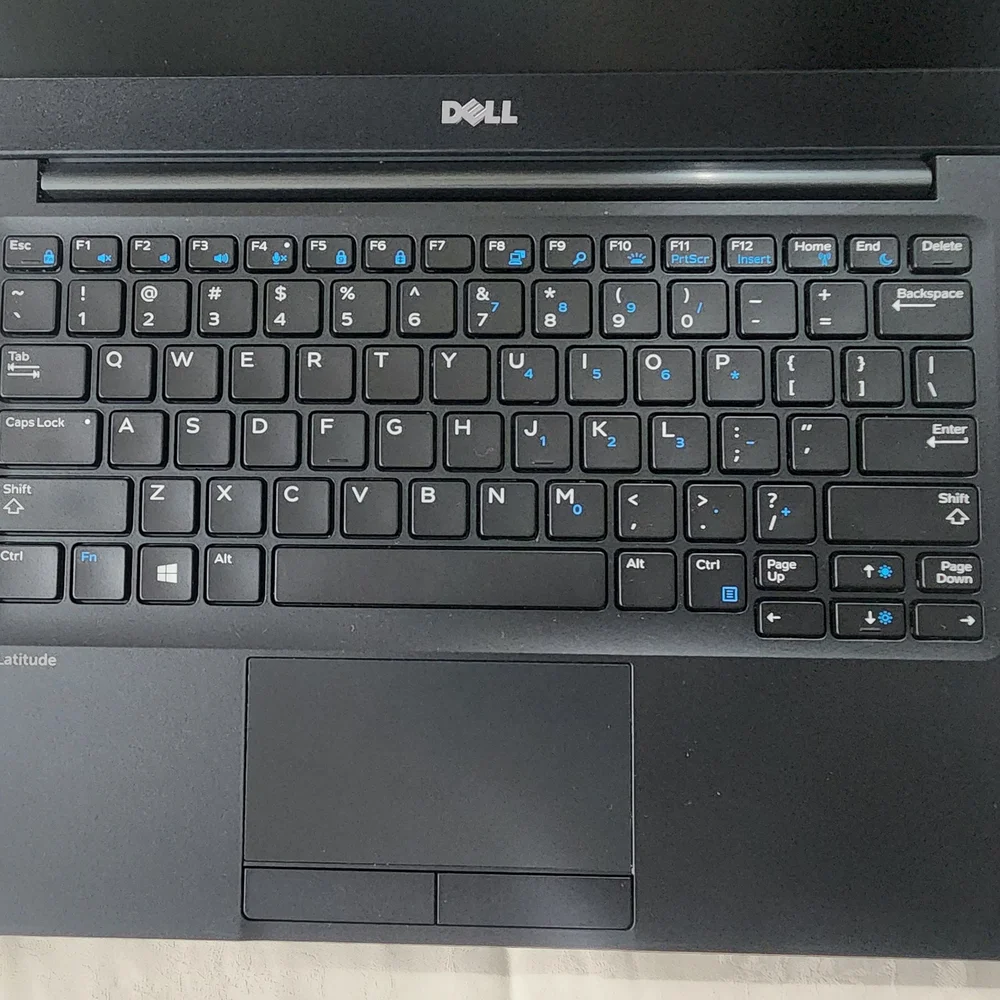 Dell Black Laptop with Matte Finish and Standard Design